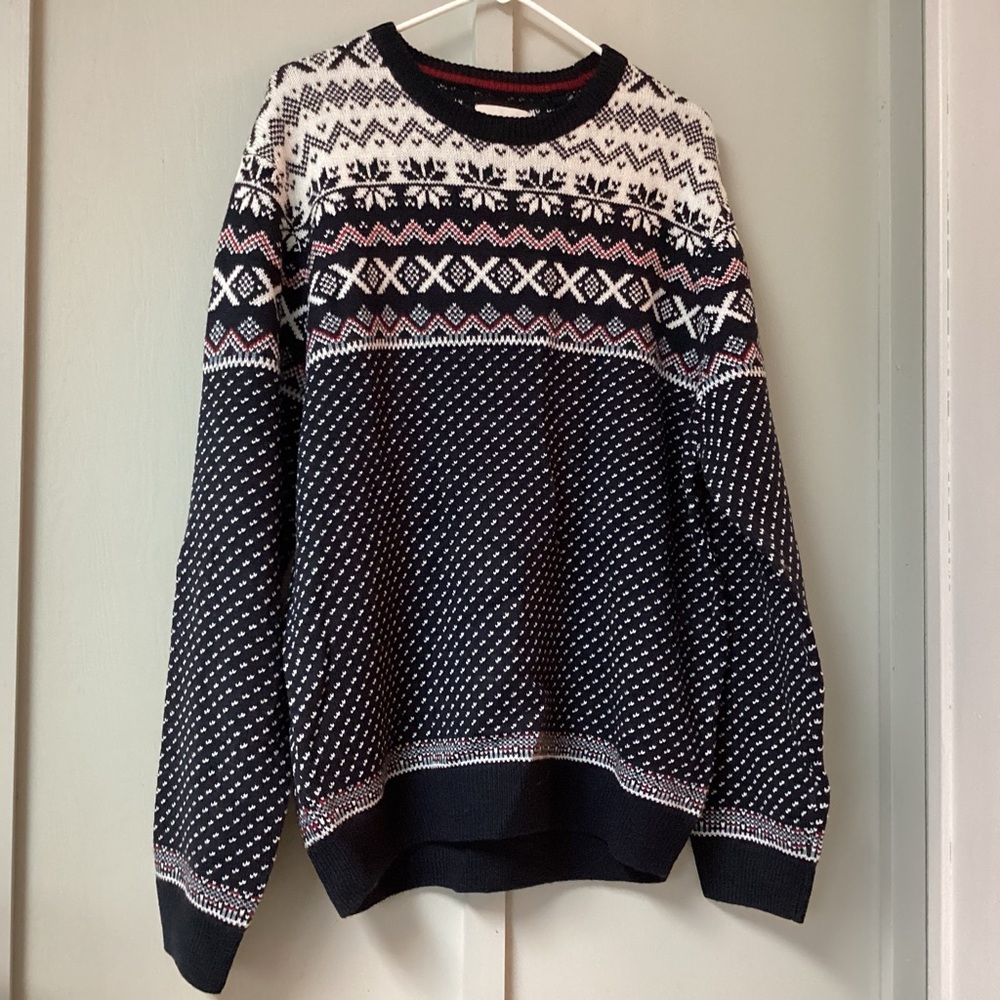 Men's Black and White Patterned Sweater Size XL